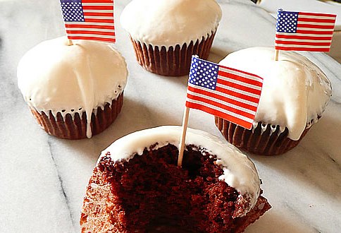 ChocolateRedVelvetCupcakesP1030165-13733